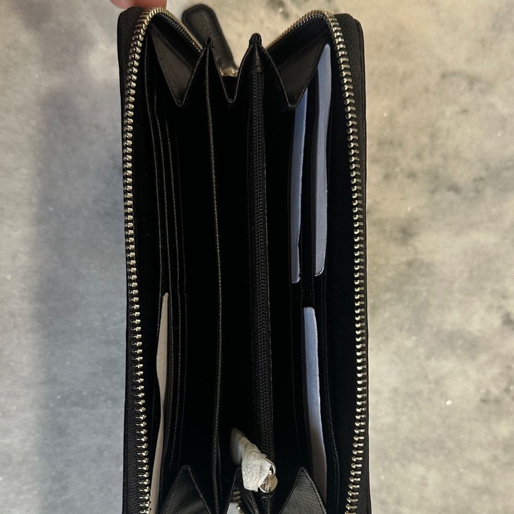 Coach Monochrome Signature Zip Wallet - Picture 4 of 5